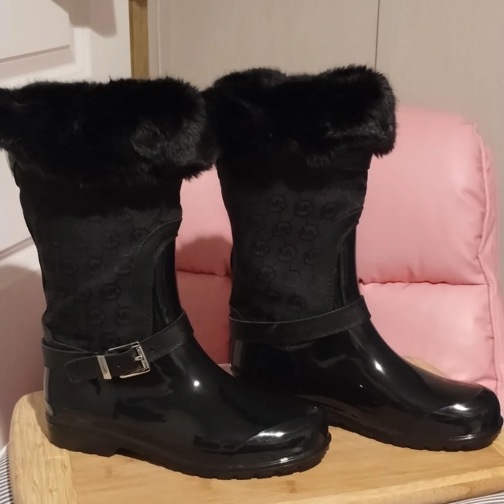 Michael Kors Size 7M NWOT Winter/Rain Boot - Picture 7 of 10